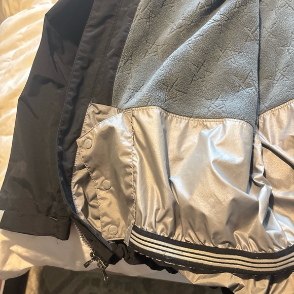 Men's Black and Gray Ski Jacket - Picture 6 of 7